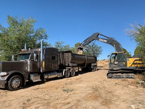Load Demolition Truck with excavator
